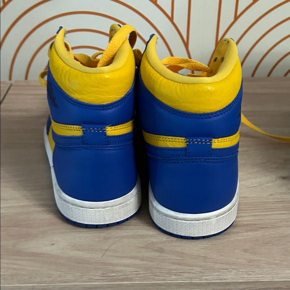 Jordan 1 Retro OG Reverse Laney - Picture 3 of 5